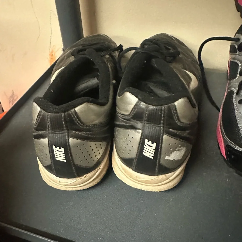 Nike Men's Black‎ and Silver Athletic Sneakers
